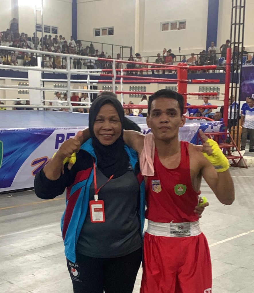 Petinju Asal Donggala Raih Emas Usai Tumbangkan Lawan di Kejuaraan Piala Bupati Sangihe
