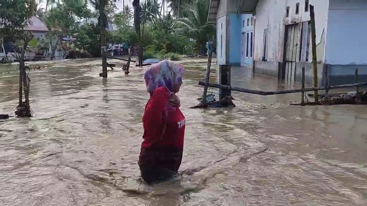 Sungai Mapaga Meluap, 30 Rumah di Desa Labean Donggala Terendam Banjir