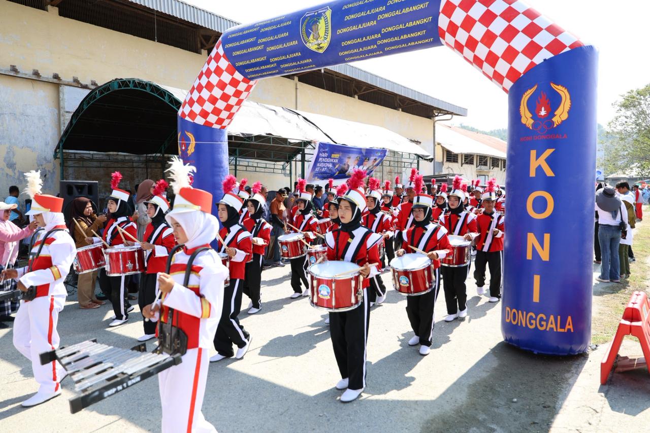Bupati Donggala Lepas Lomba Gerak Jalan dan Parade Drum Band Hardiknas 2026