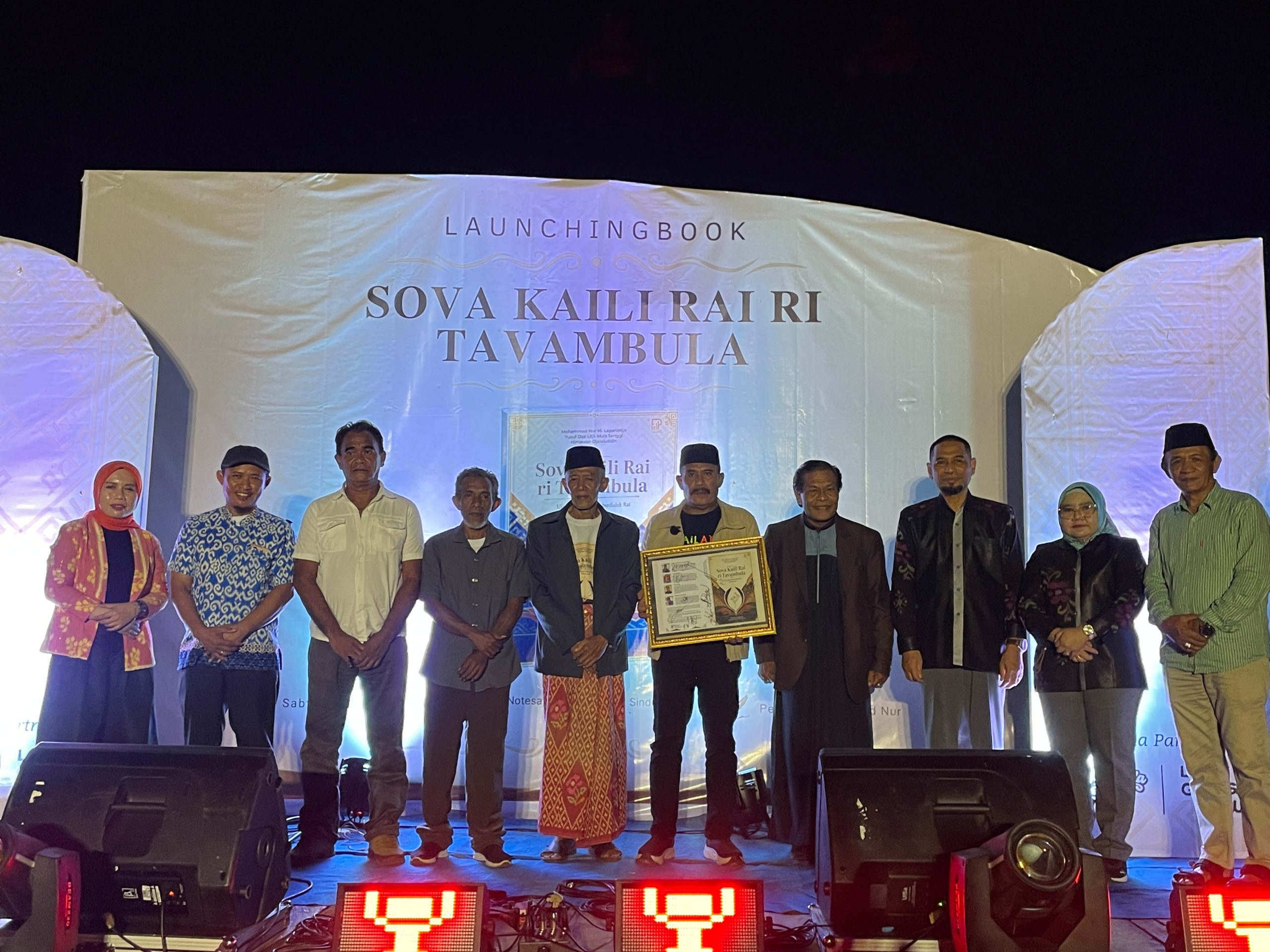 Buku “Sova Kaili Rai ri Tavambula” Diluncurkan di Sindue Donggala, Upaya Lestarikan Bahasa Kaili Dialek Rai