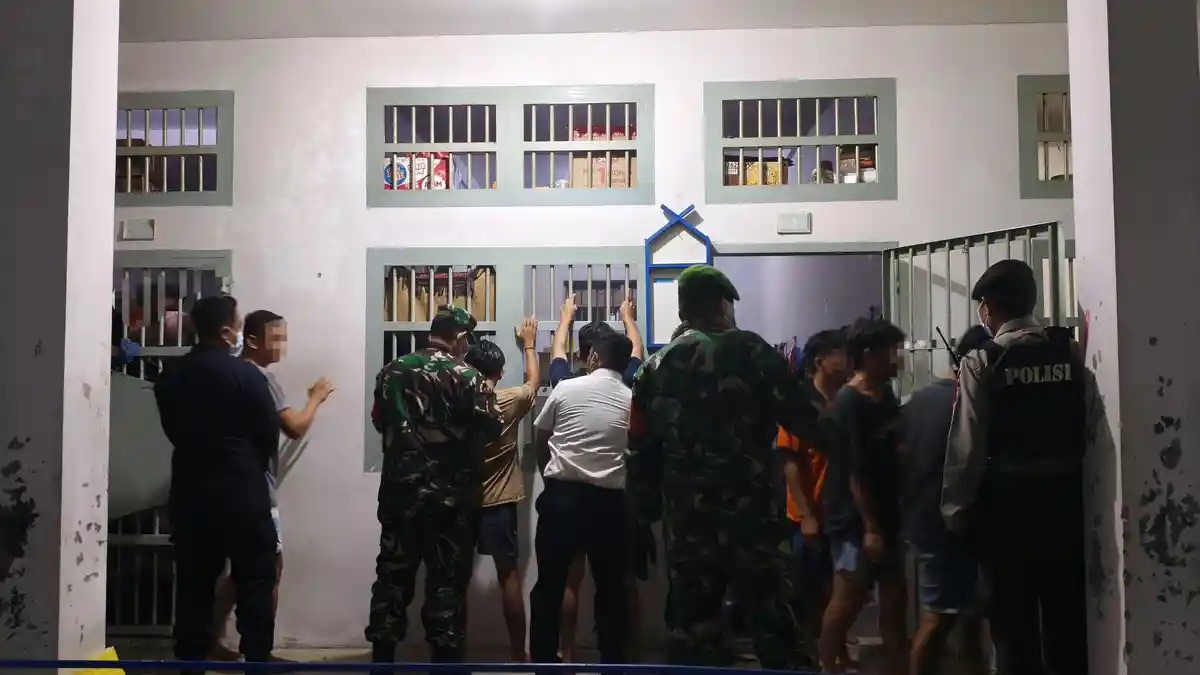 Tim Gabungan Gelar Razia di Rutan Donggala, Sejumlah Barang Terlarang Diamankan&nbsp;